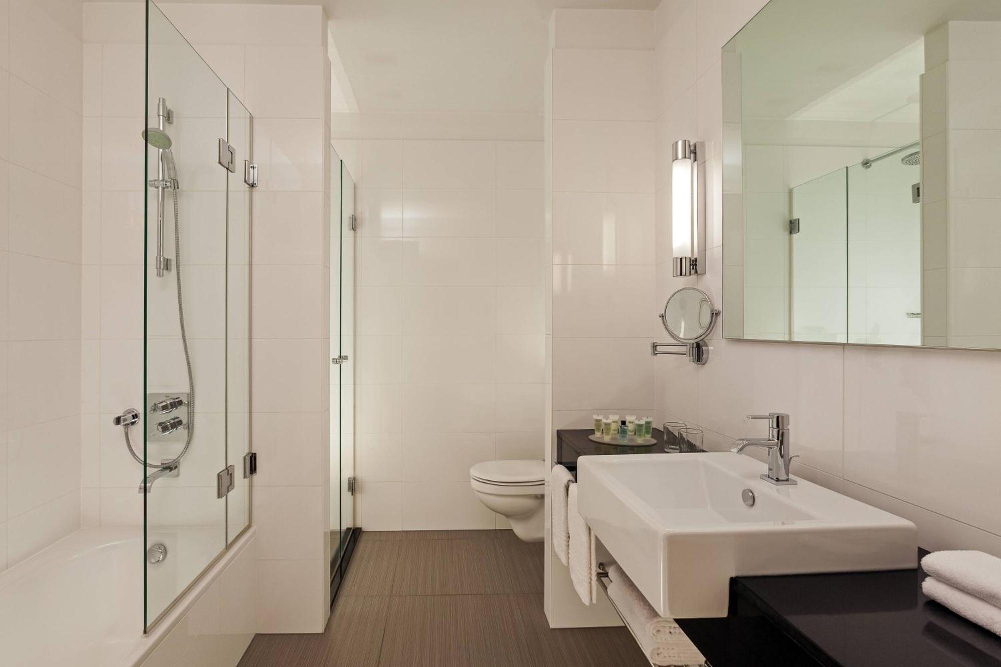 Courtyard By Marriott City Center
