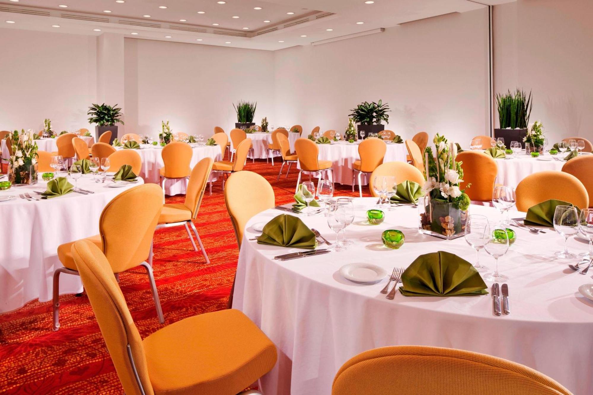 Hotel Courtyard By Marriott City Center 4*