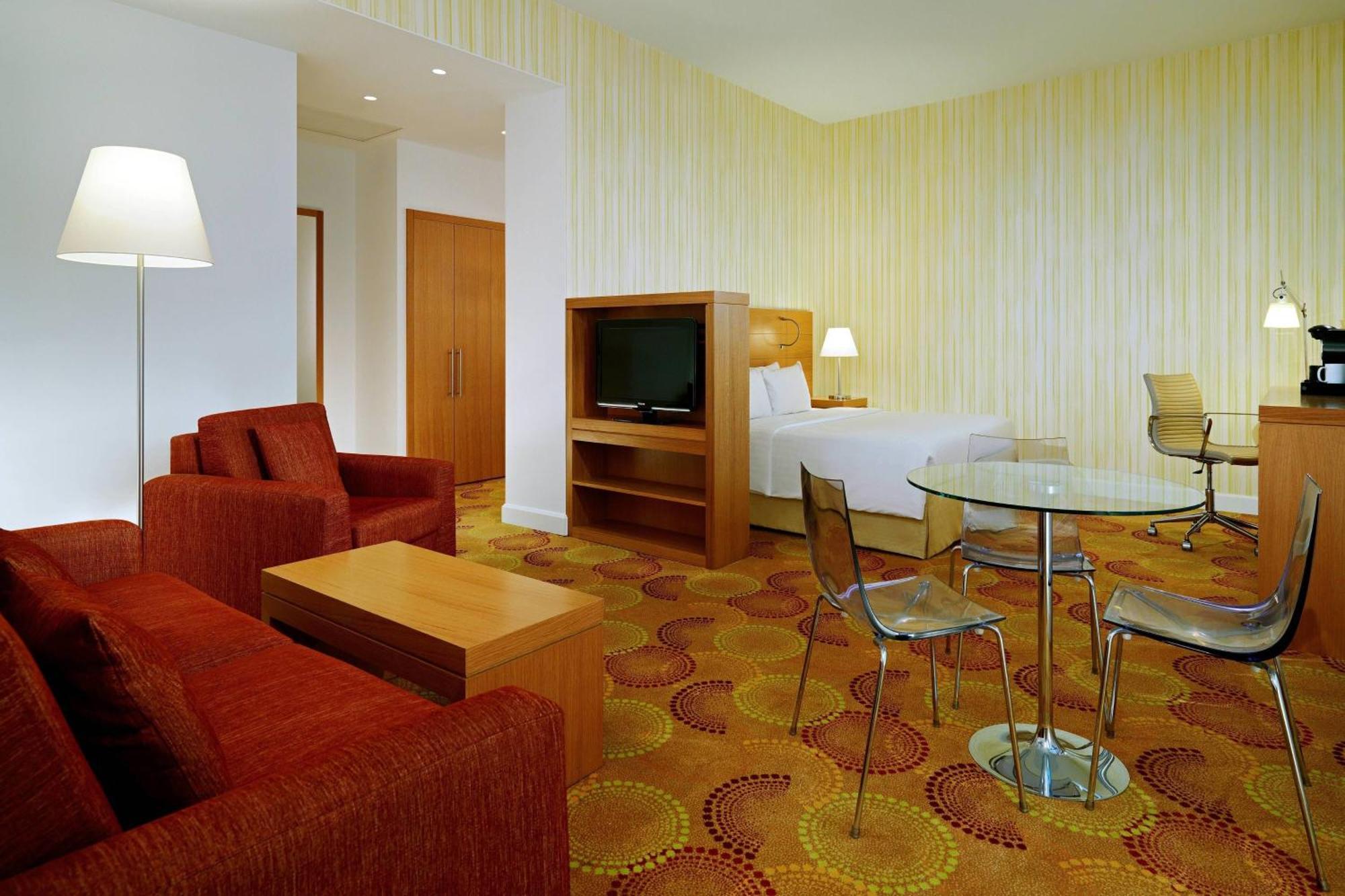 Courtyard By Marriott City Center Hotel 4*