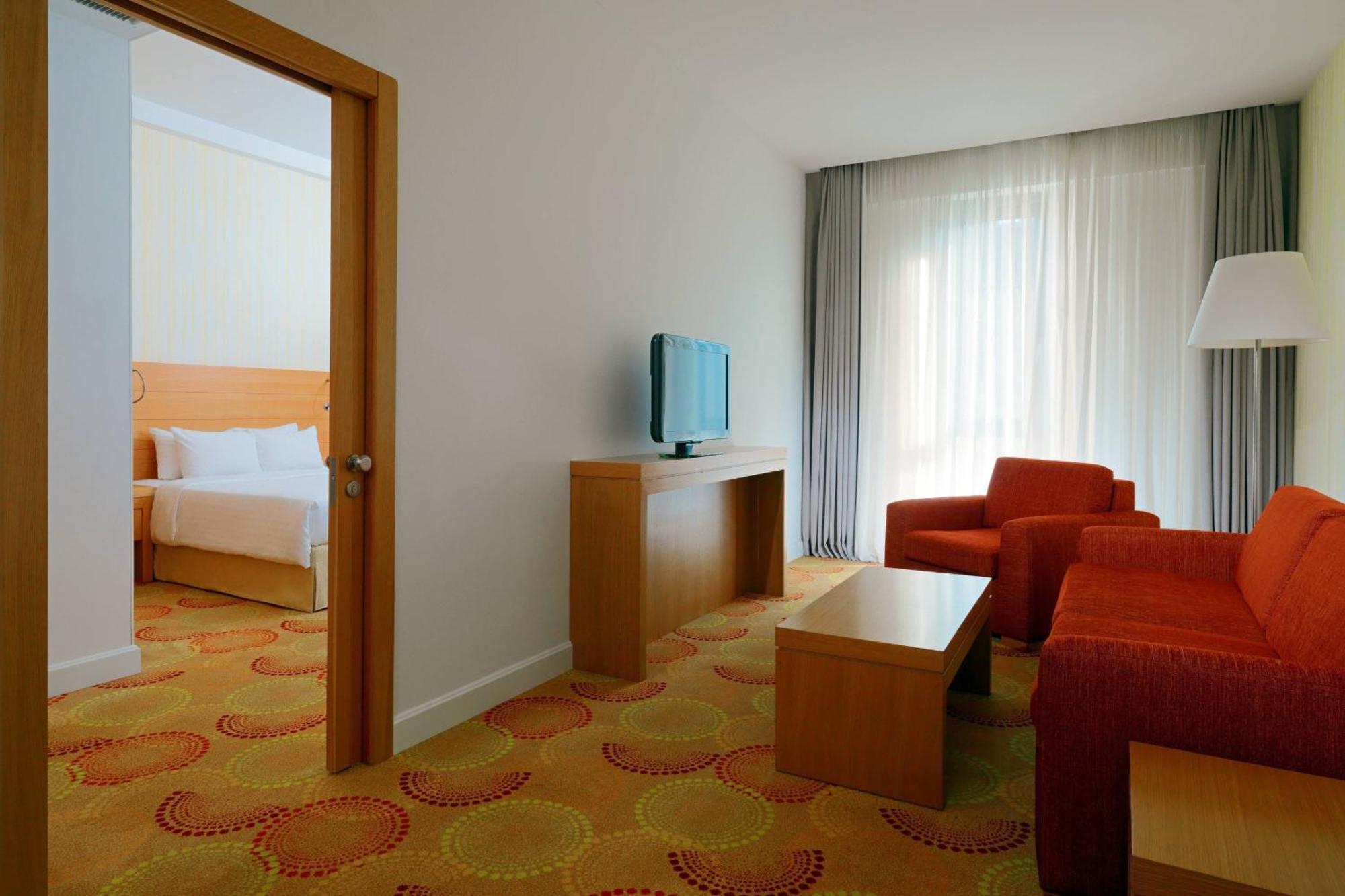 Courtyard By Marriott City Center 4*