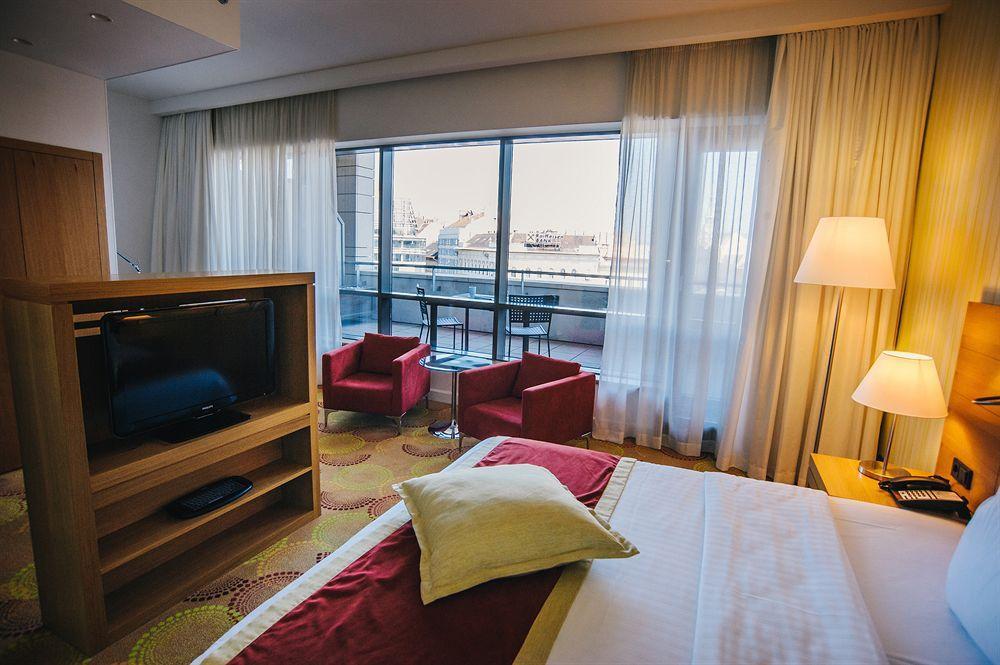 Courtyard By Marriott City Center