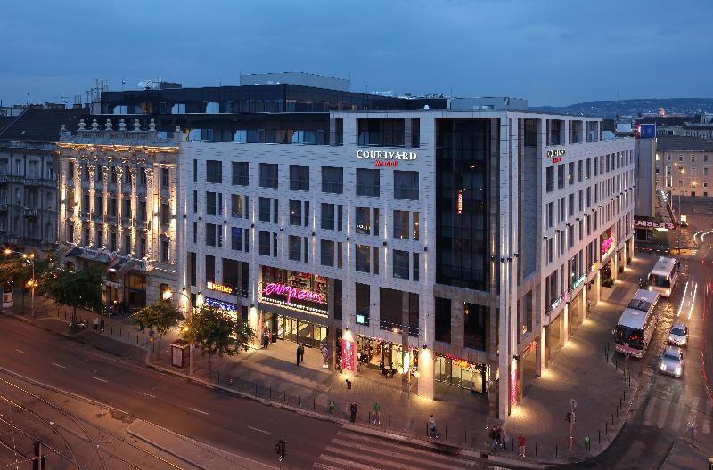 Courtyard By Marriott City Center Hotel 4*