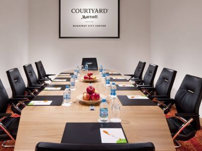 Hotel Courtyard By Marriott Center Budapest