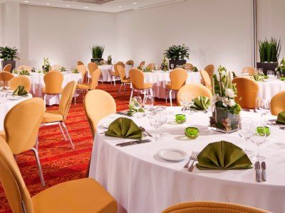 Courtyard By Marriott City Center Hotel 4*