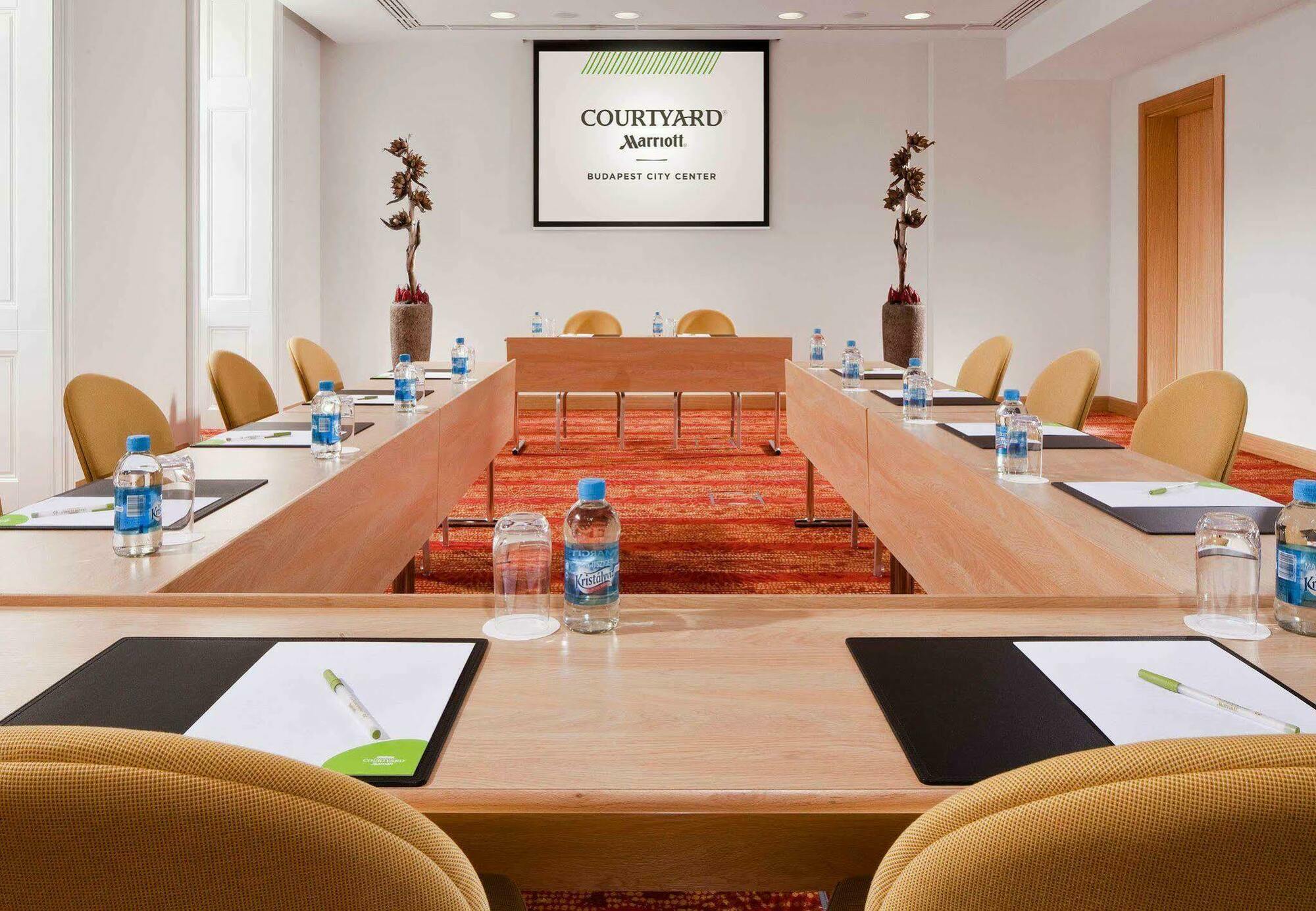 Courtyard By Marriott City Center 4* Budapeszt